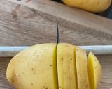 Une image de l'étape 1 de Pommes de terre au four façon suédoise.