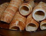 Foto del paso 6 de la receta: Cañoncitos de hojaldre con pastelera