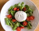 Hình bước làm 2 của món 💚 Vegetarian Salad Mùa Xuân (Lá Bồ Công Anh, Hoa Tỏi Gấu & Phô Mai Burrata)