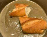 Foto del passaggio 2 della ricetta Crema di carciofi (di recupero) con pane raffermo
