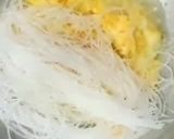 รูปขั้นตอนการทำที่ 4 ของ ผัดวุ้นเส้น ใส่ไข่ไก่