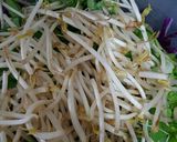 Foto del paso 3 de la receta: Ensalada con brotes, tomates y atún 