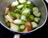 รูปขั้นตอนการทำที่ 6 ของ แกงจืดบวบไก่สับ