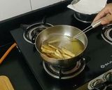 A picture of step 2 of Jain Pav bhaji sizzlar.