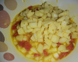Foto del paso 3 de la receta: Tortilla con papas, chorizo y cebolla, gratinada con queso