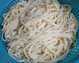 Foto del paso 1 de la receta: Espaguetis con Gulas y Gambas