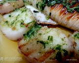 Foto del paso 5 de la receta: Calamar a la plancha con patatas, en salsa Mery