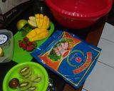 Foto langkah ke 1 dari resep Fruitful Vietnam spring roll.