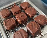 Une image de l'étape 4 de Bouchées praliné noisette chocolat noir.