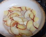 Foto del paso 3 de la receta: Panqueque tibio de manzana 🍎
