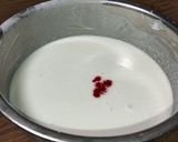 Foto langkah ke 1 dari resep Mochi isi strawberry.