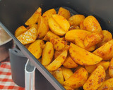 Foto del paso 8 de la receta: Fajitas de pollo con patatas bravas caseras en AirFryer Ninja Foodi Dual Zone