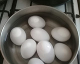 Foto del paso 1 de la receta: Huevos rellenos