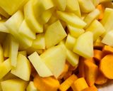 Hình bước làm 2 của món Cơm cà ri Nhật