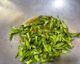 Foto langkah ke 2 dari resep Kecipir Telur Masak Kari.