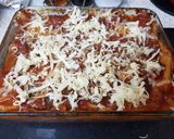A picture of step 8 of My 3 Layer lasagne 😘.