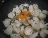 फ्रेंच बीन्स और आलू की सूखी सब्जी (French beans aur aloo ki sookhi sabzi recipe in Hindi) रेसिपी चरण 6 फोटो