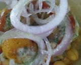 A picture of step 4 of Chana phulki chaat.