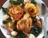 รูปขั้นตอนการทำที่ 5 ของ ราดหน้าเกี๊ยวทอด ใบไชยา Crispy Wonton Rose with Gravy Sauce