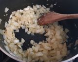 A picture of step 4 of Mushroom Stroganoff.