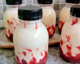 Foto langkah ke 4 dari resep Korean Strawberry Cheese Milk.