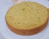 A picture of step 4 of Vanilla Cake with whipped Cream Frosting.