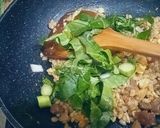 รูปขั้นตอนการทำที่ 3 ของ ข้าวผัดข้าวบาร์เลย์,กุนเชียงเนื้อ