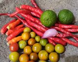 Foto langkah ke 1 dari resep Sambal Dadakan Tomat Rampai.