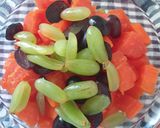 A picture of step 2 of Papaya Salad.