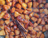 Foto del paso 3 de la receta: Manzana caramelizada con canela y panela