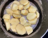 A picture of step 1 of Potato balls.