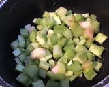 Une image de l'étape 4 de Compote rhubarbe,bananes et orange.