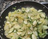 Foto del paso 5 de la receta: Mini tortilla de patata con calabacín y brócoli 🥒 🥔 🥦. 🧅🧄