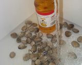 Foto del paso 3 de la receta Melva encebollada con almejas