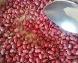 A picture of step 5 of Njugu karanga (roasted peanuts).