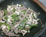 Foto langkah ke 4 dari resep Tumis Daging Iris, Paprika, Jamur.