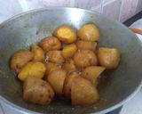 কাতলা মাছের মাখা ঝোল(kaatla maacher maakha jhol recipe in Bengali) রেসিপির ধাপ 2 ছবি