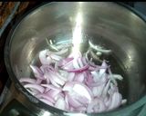A picture of step 2 of Bhindi 2 pyaza.