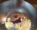 Foto langkah ke 3 dari resep Nasi Goreng Merah.