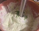 Foto del paso 2 de la receta: Dip de albahaca, cilantro y ciboulette a base de queso crema