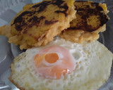 Foto del paso 11 de la receta: Arepas de plátano maduro con "queso" y huevo frito🍳