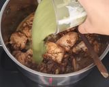 A picture of step 9 of Chicken hara masala.