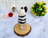 A picture of step 3 of Oreo dessert pots.