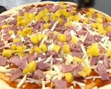 A picture of step 4 of Cast Iron Hawaiian Pizza 15”.
