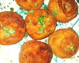 A picture of step 3 of Crispy Potato surprise balls.