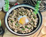 Hình bước làm 5 của món Cơm bò Gyudon (bò xào hành tây kiểu Nhật)