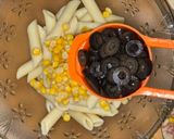صورة لخطوة 2 من وصفة سلطة المعكرونة بالمايونيز 🥗