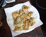 Foto del paso 1 de la receta: Filetes de merluza asada con ensalada