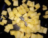 Foto del paso 4 de la receta Ensalada fresca de piña y cangrejo