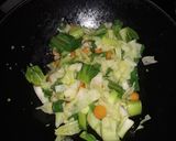 Foto langkah ke 3 dari resep Tumis kol.